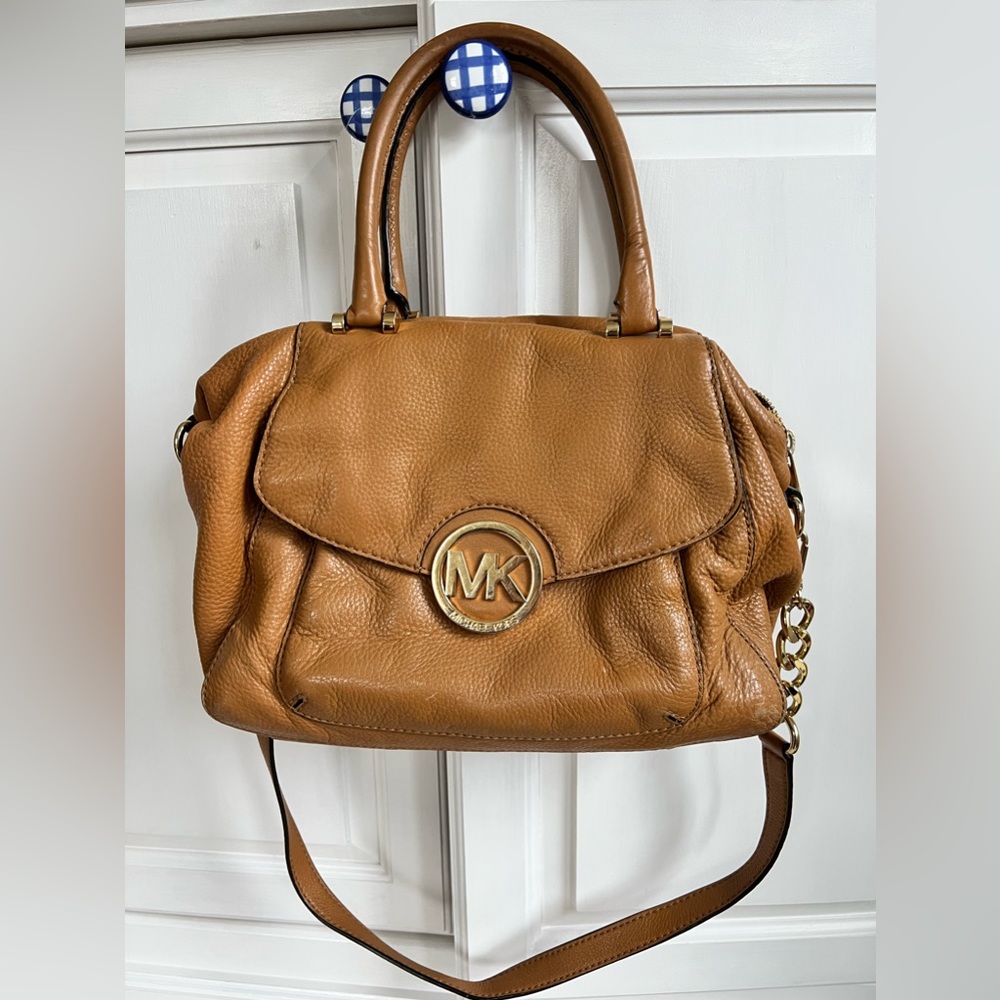 Michael Kors gorgeous tan leather handbag with gold link detail